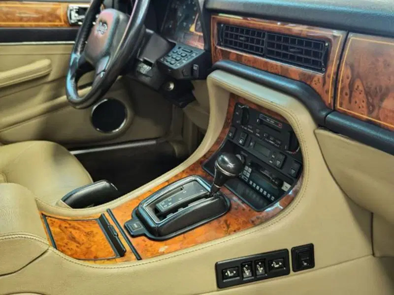 Jaguar Daimler usata a Varese (14)