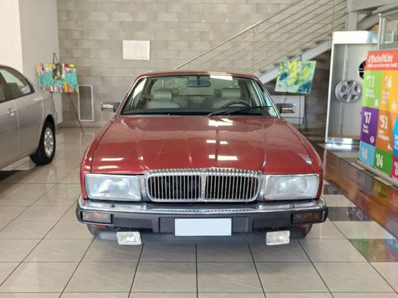 Jaguar Daimler usata a Varese (2)