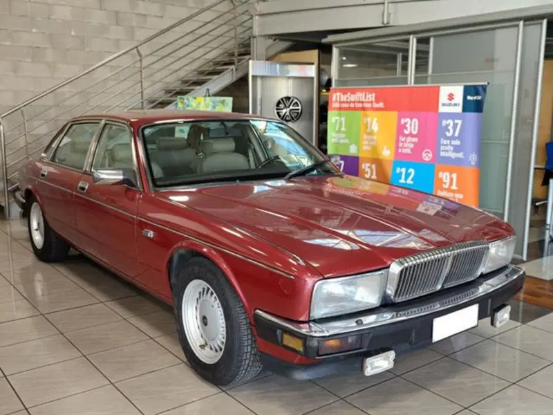 Jaguar Daimler usata a Varese (4)