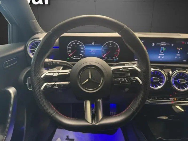 Mercedes-Benz Classe A Sedan usata a Milano (9)