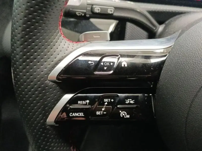 Mercedes-Benz Classe A Sedan usata a Milano (12)