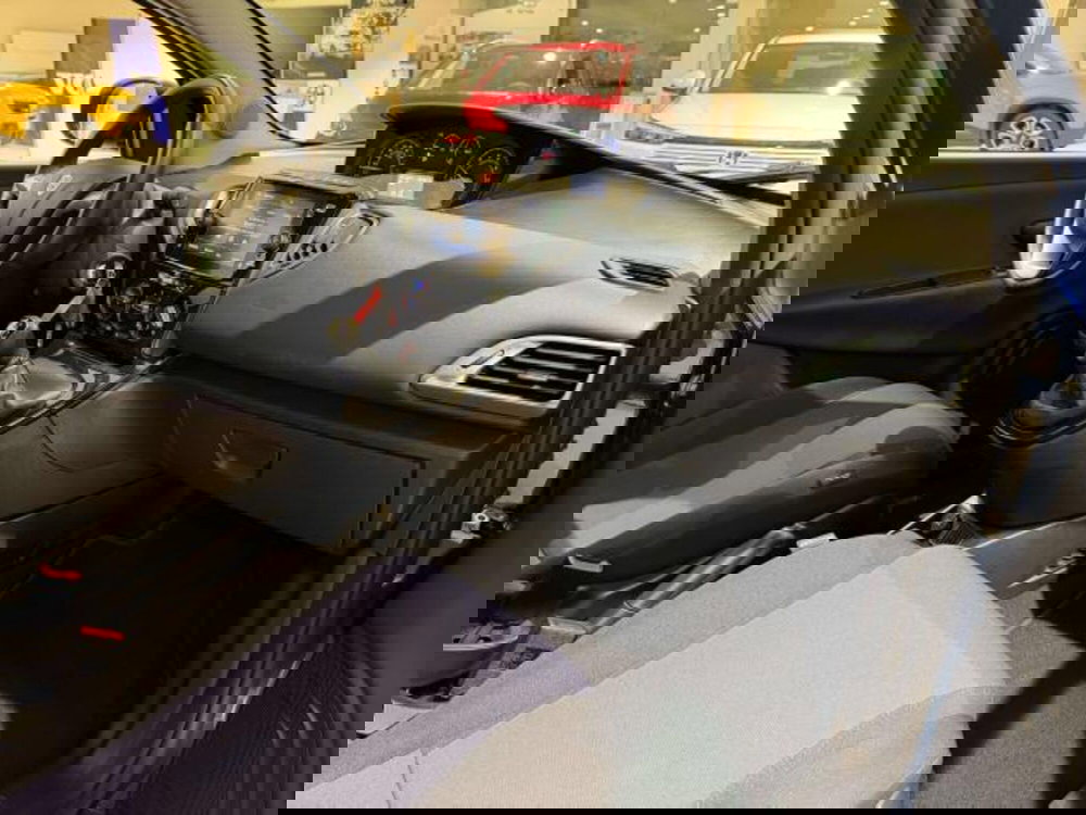 Lancia Ypsilon usata a Savona (13)