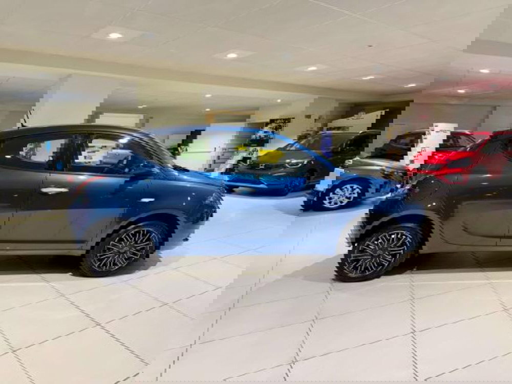 Lancia Ypsilon usata a Savona (4)