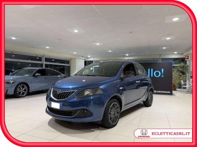 Lancia Ypsilon 1.0 FireFly 5 porte S&amp;S Hybrid Gold Plus del 2023 usata a Savona