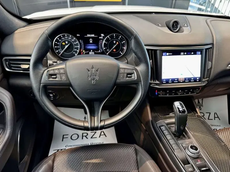 Maserati Levante usata a Torino (14)