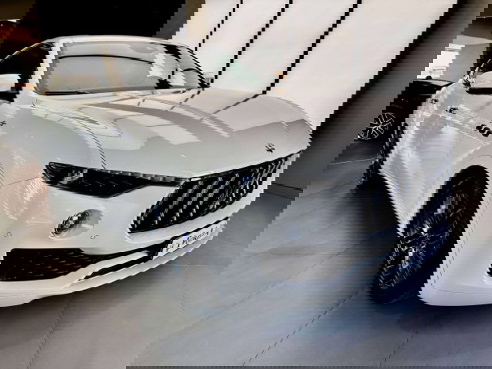 Maserati Levante usata a Torino (3)