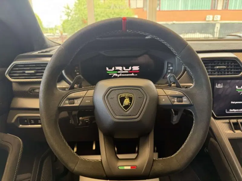 Lamborghini Urus usata a Torino (4)