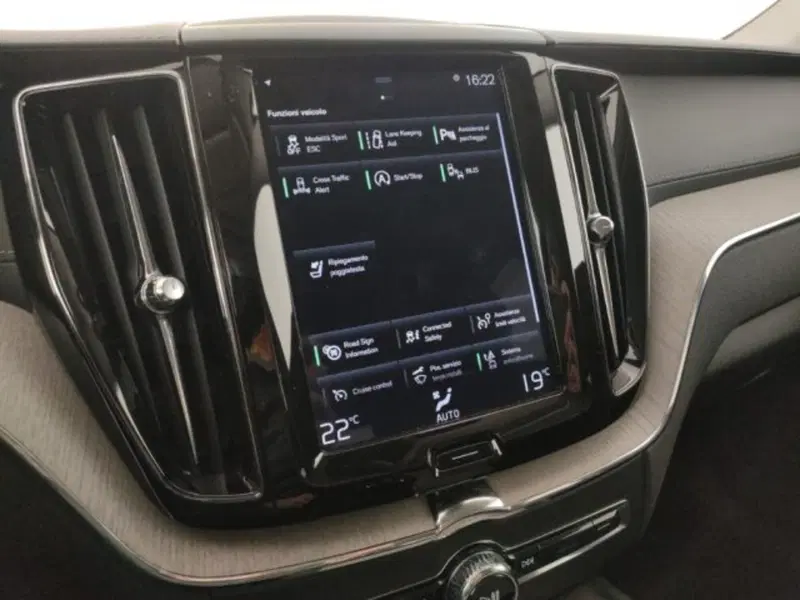 Volvo XC60 usata a Modena (16)