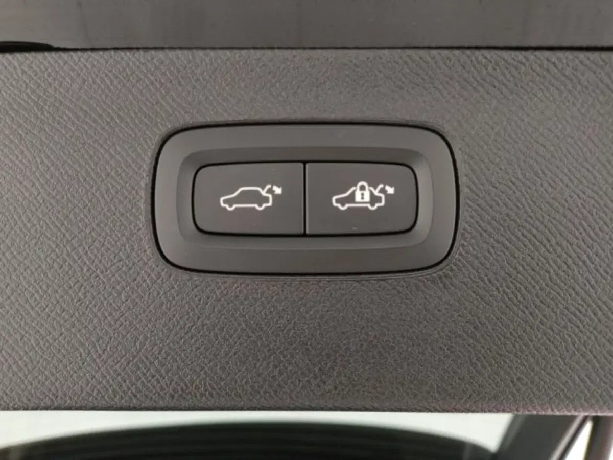 Volvo XC90 usata a Modena (8)