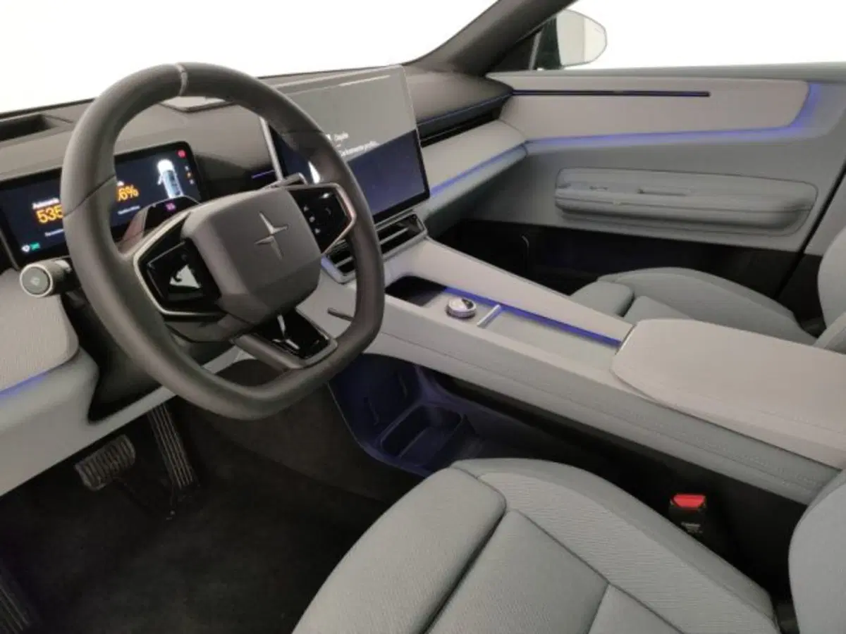 Polestar Polestar 4 nuova a Modena (8)