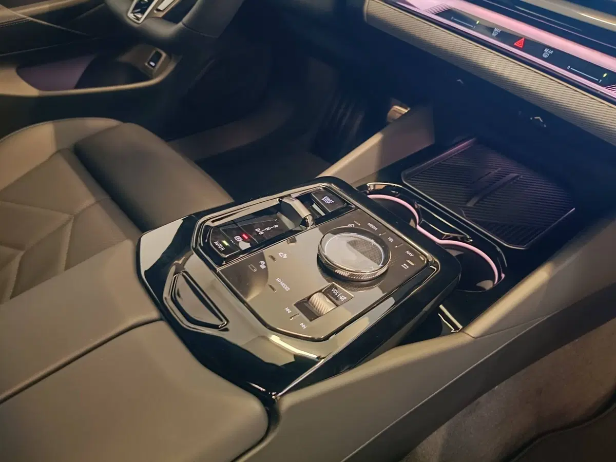 BMW i5 nuova a Ascoli Piceno (11)