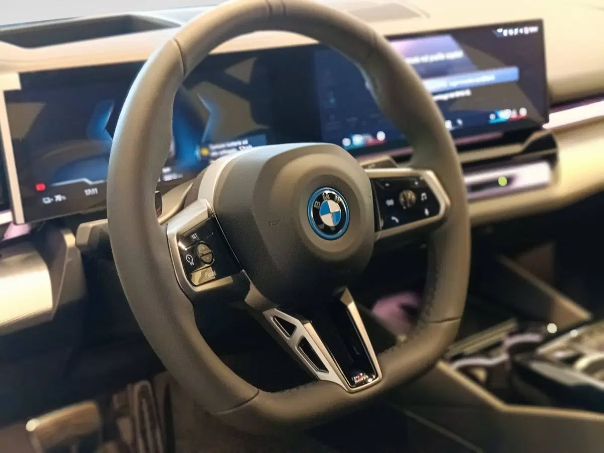 BMW i5 nuova a Ascoli Piceno (12)