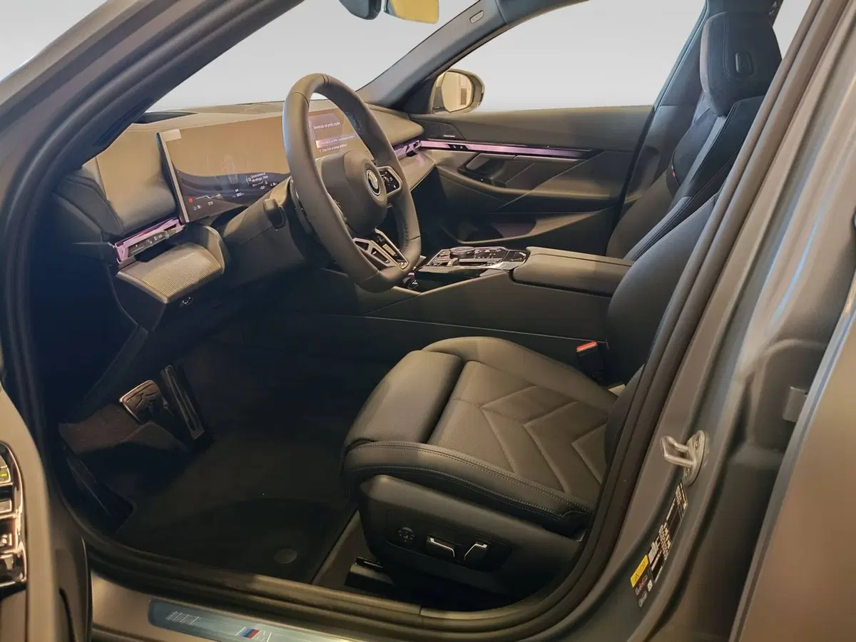 BMW i5 nuova a Ascoli Piceno (7)