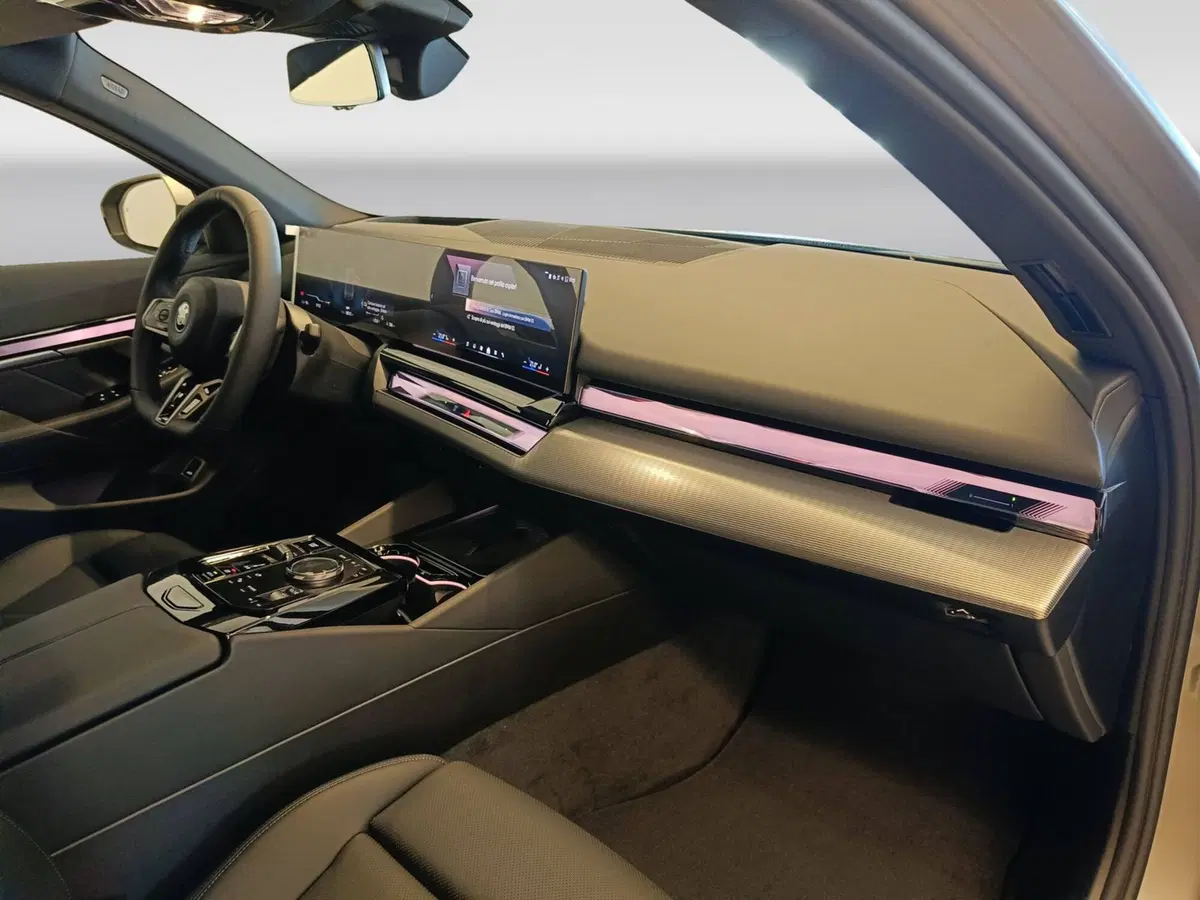 BMW i5 nuova a Ascoli Piceno (9)