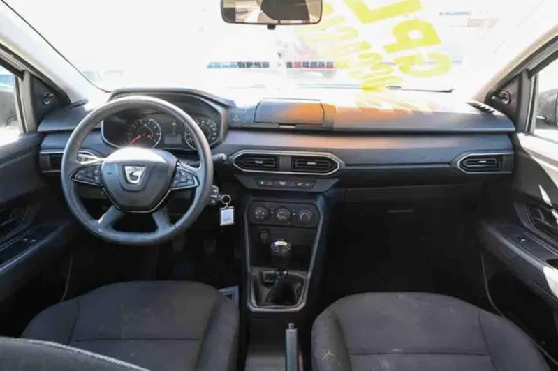 Dacia Logan usata a Torino (11)