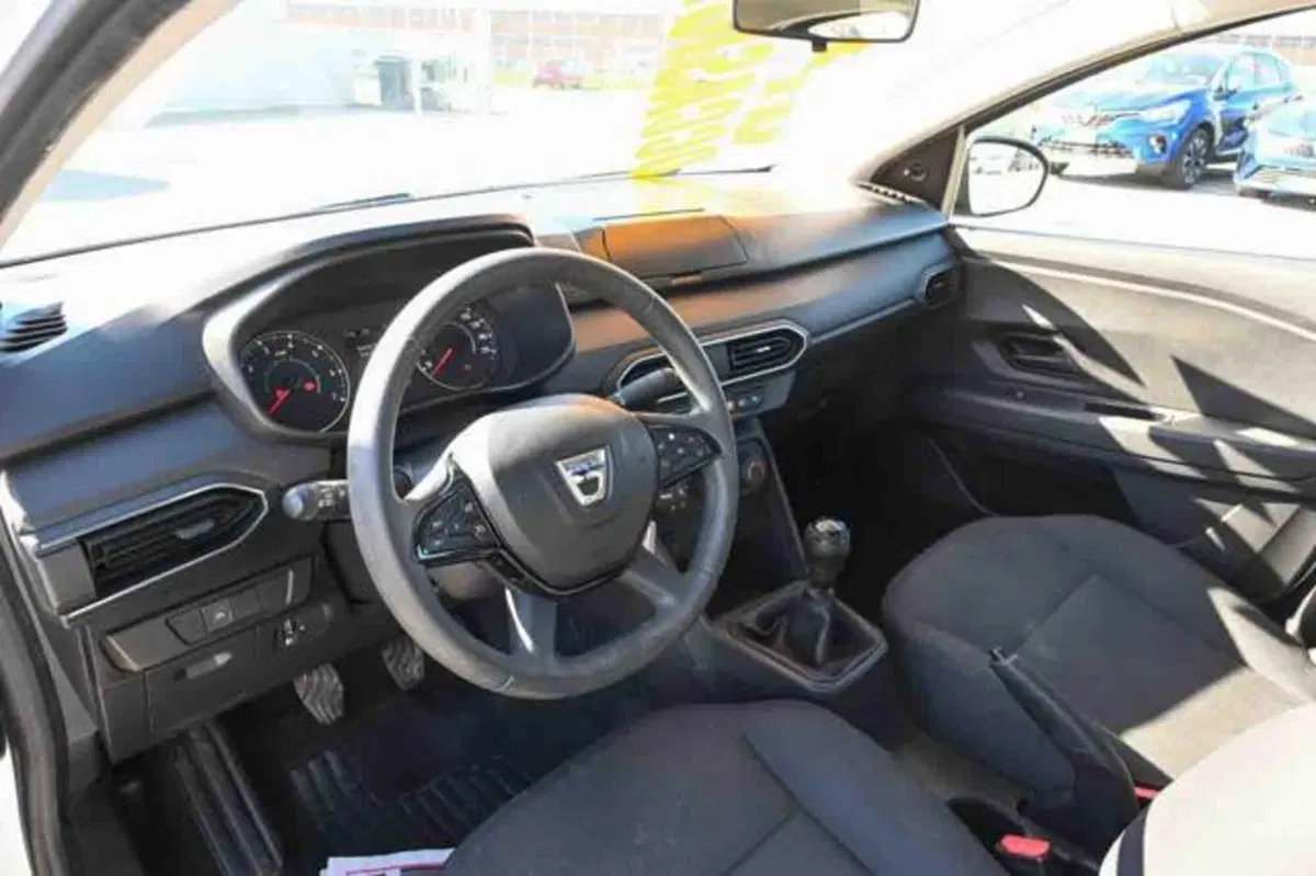 Dacia Logan usata a Torino (12)
