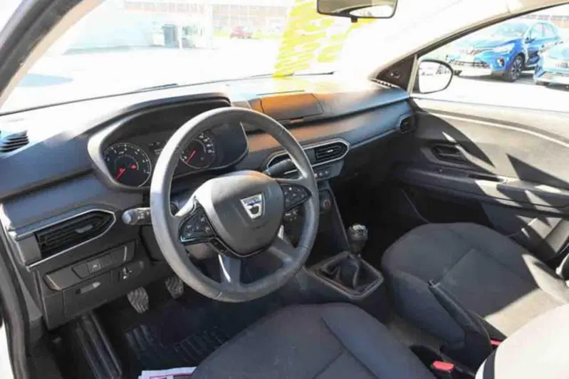 Dacia Logan usata a Torino (12)