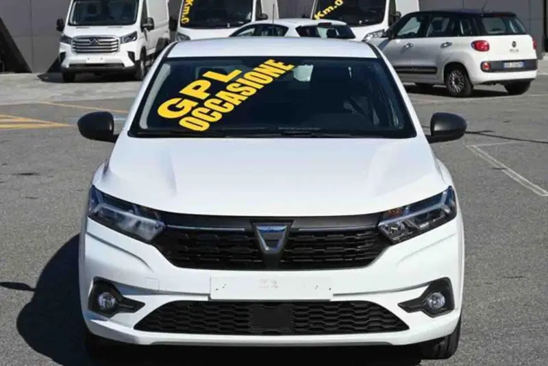 Dacia Logan usata a Torino (2)