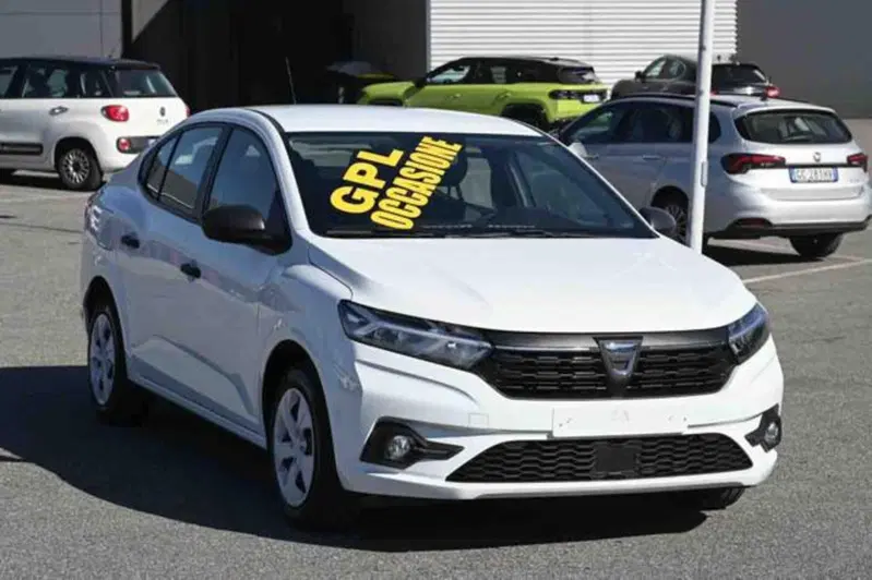 Dacia Logan usata a Torino (3)