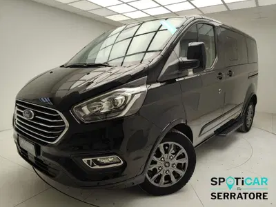 Ford Tourneo Custom tourneo custom V710 320 2.0 ecoblue 150cv Titanium X L1H1 del 2023 usata a Erba