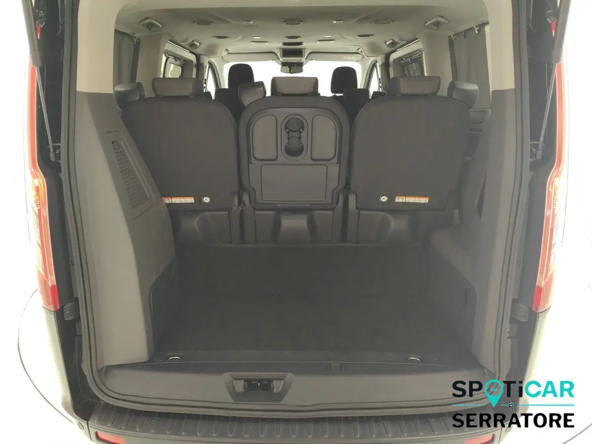 Ford Tourneo Custom usata a Como (17)