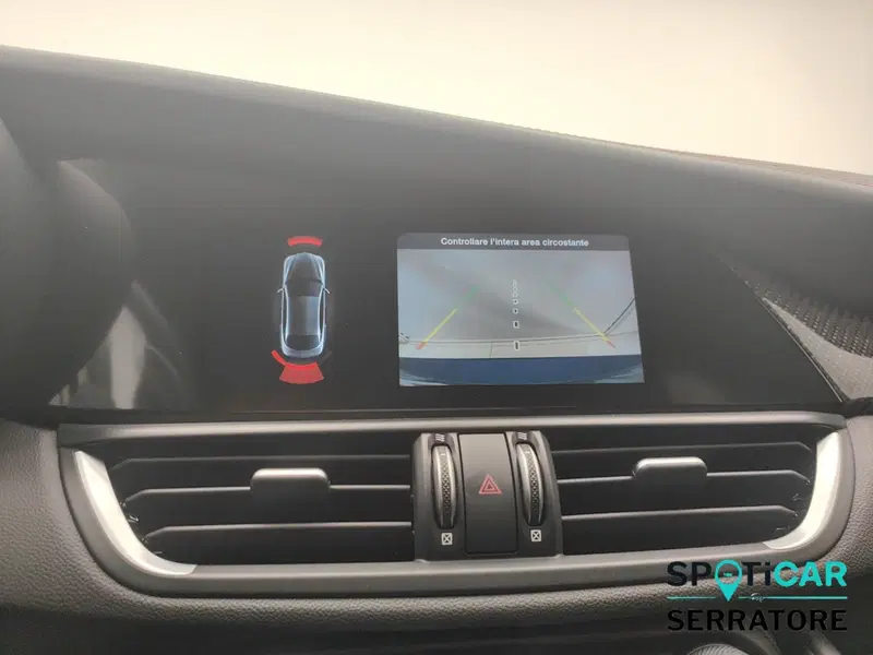 Alfa Romeo Giulia usata a Como (10)