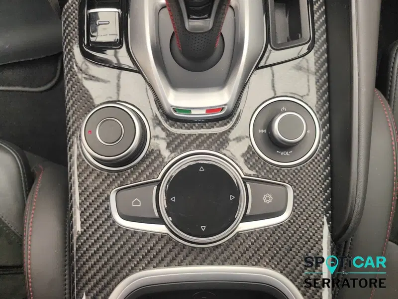 Alfa Romeo Giulia usata a Como (17)