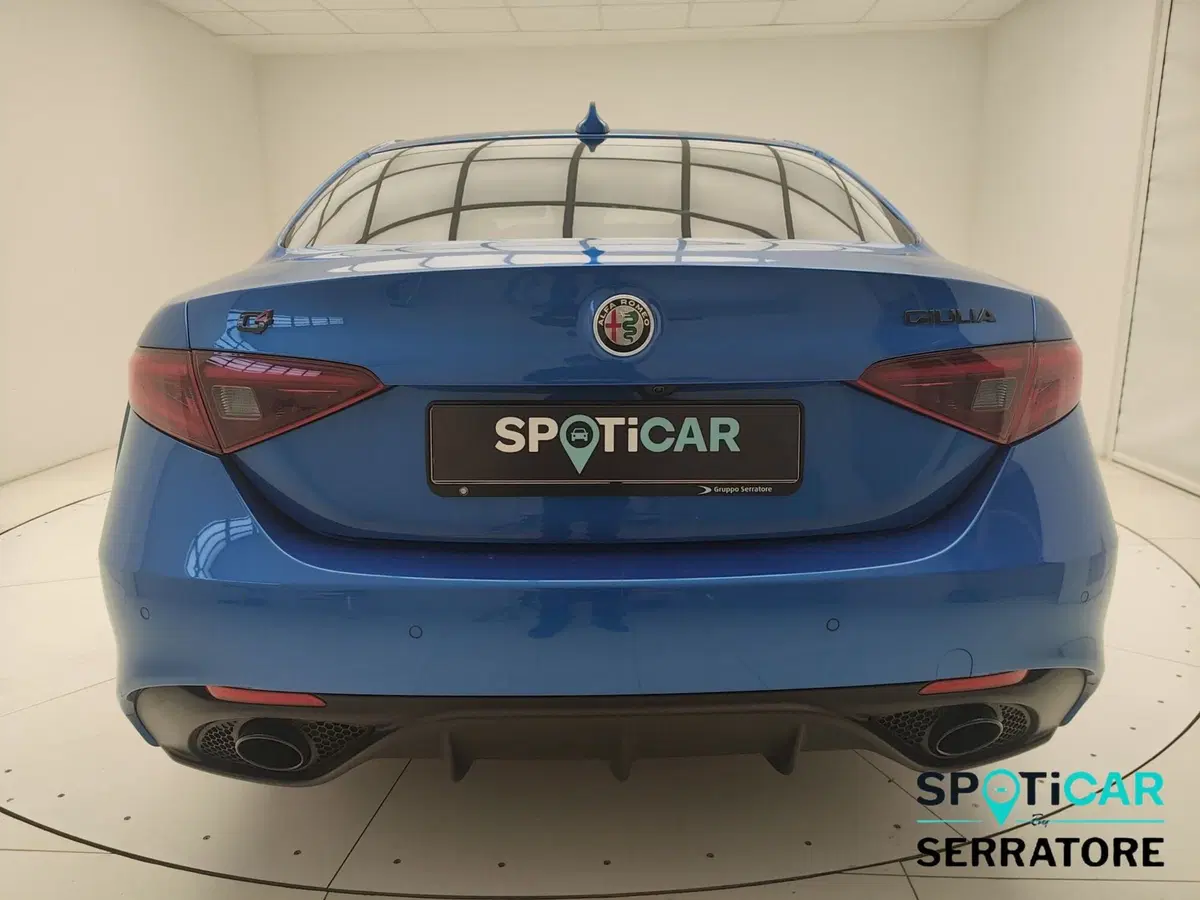Alfa Romeo Giulia usata a Como (5)