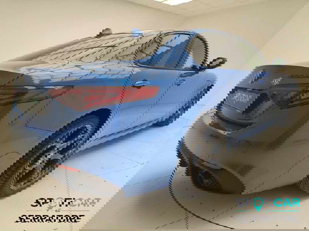 Alfa Romeo Giulia usata a Como (6)