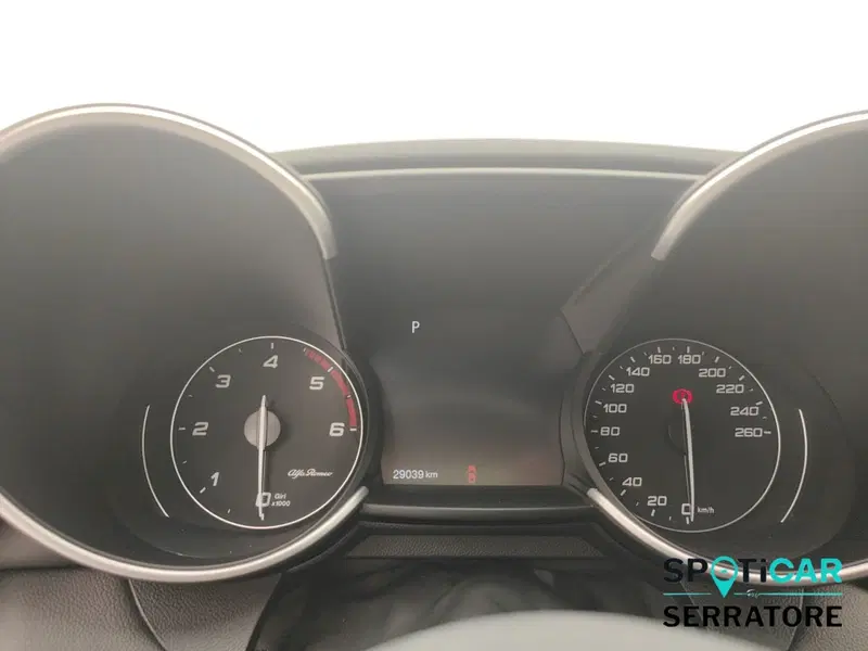 Alfa Romeo Giulia usata a Como (8)