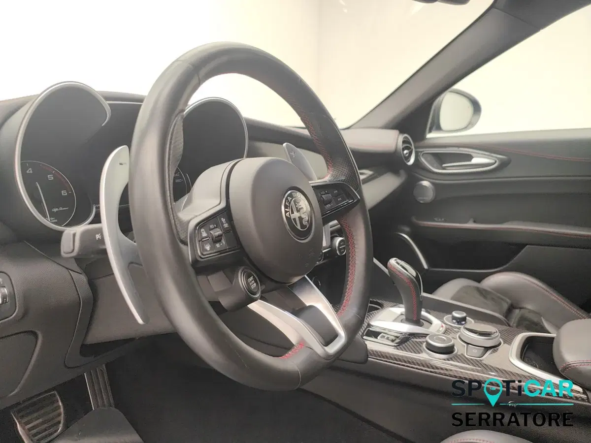 Alfa Romeo Giulia usata a Como (9)