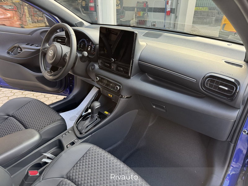 Toyota Yaris nuova a Como (6)