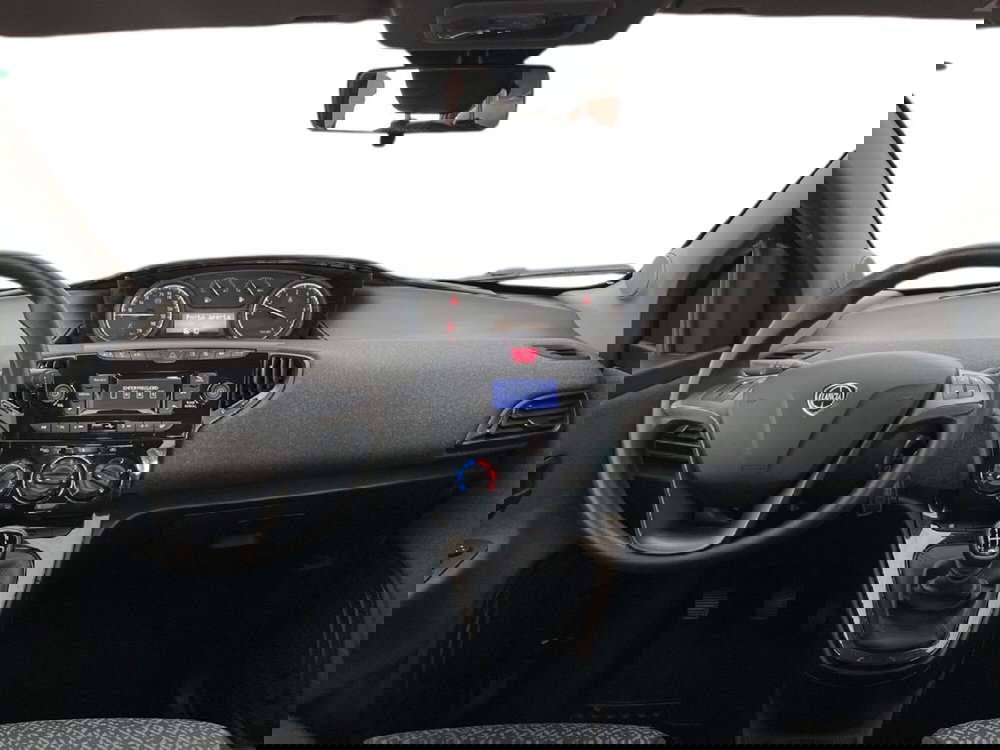 Lancia Ypsilon usata a Torino (10)