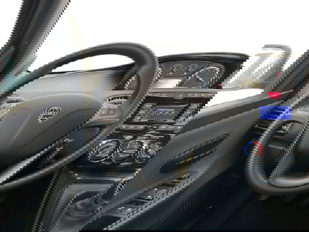 Lancia Ypsilon usata a Torino (11)