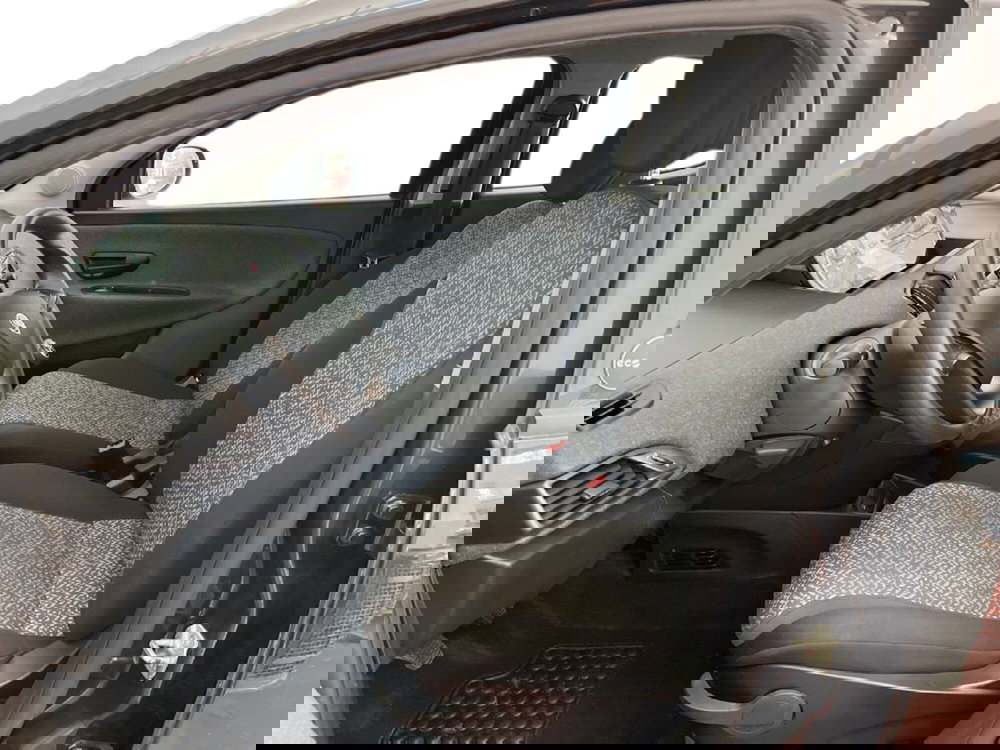 Lancia Ypsilon usata a Torino (9)