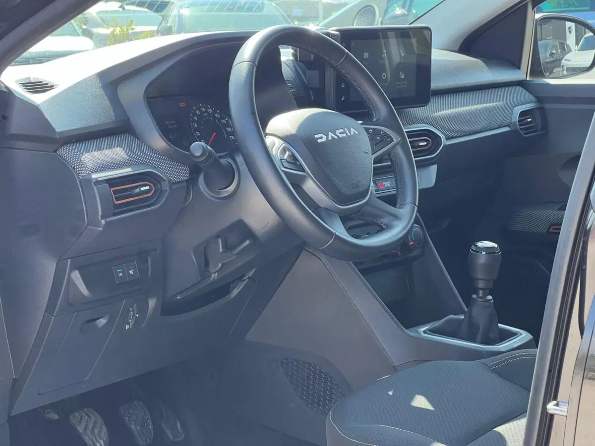 Dacia Sandero usata a Matera (18)