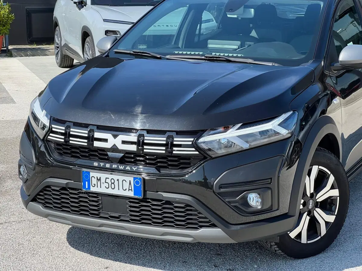 Dacia Sandero usata a Matera (2)