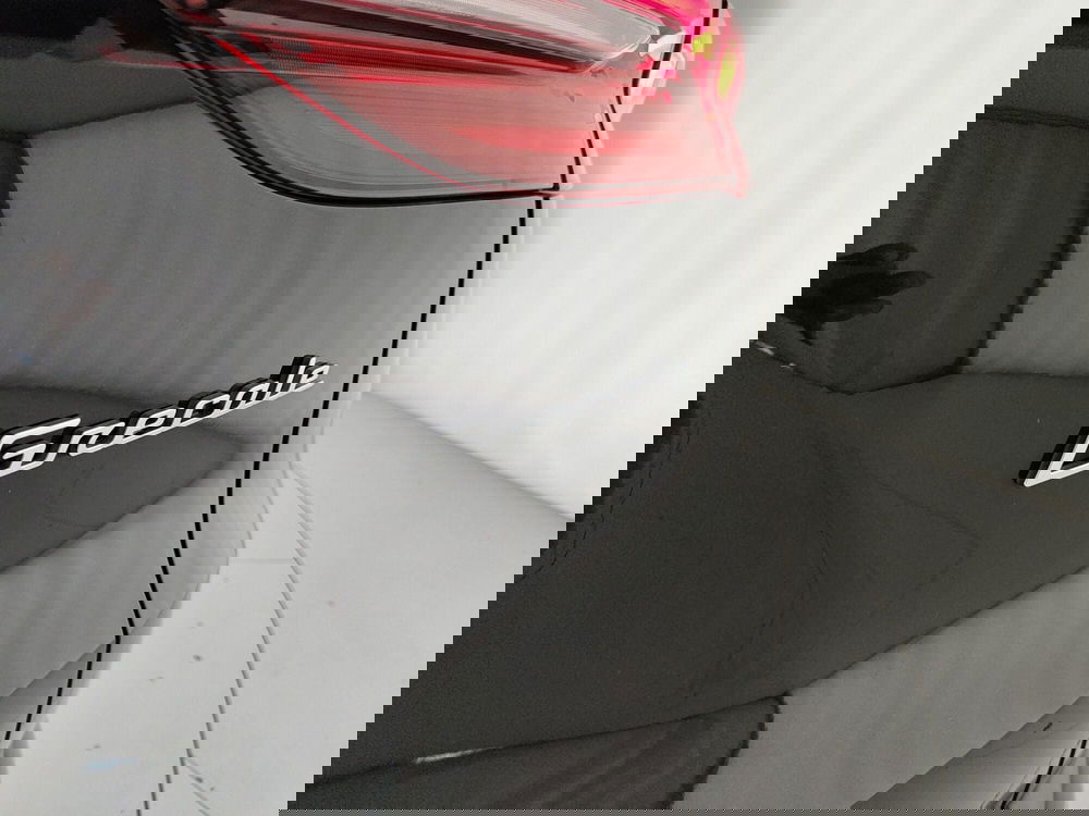 Maserati Grecale usata a Caserta (11)