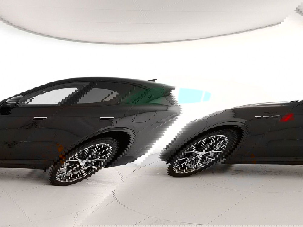 Maserati Grecale usata a Caserta (8)