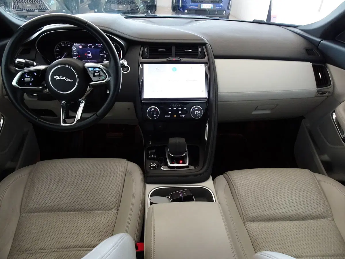 Jaguar E-Pace usata a Venezia (13)