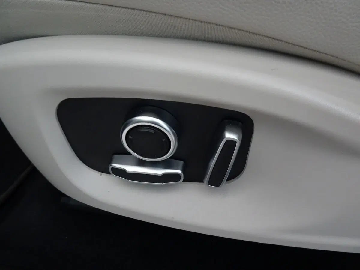 Jaguar E-Pace usata a Venezia (14)