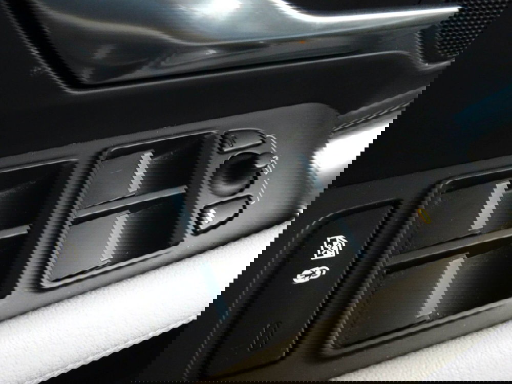 Jaguar E-Pace usata a Venezia (16)