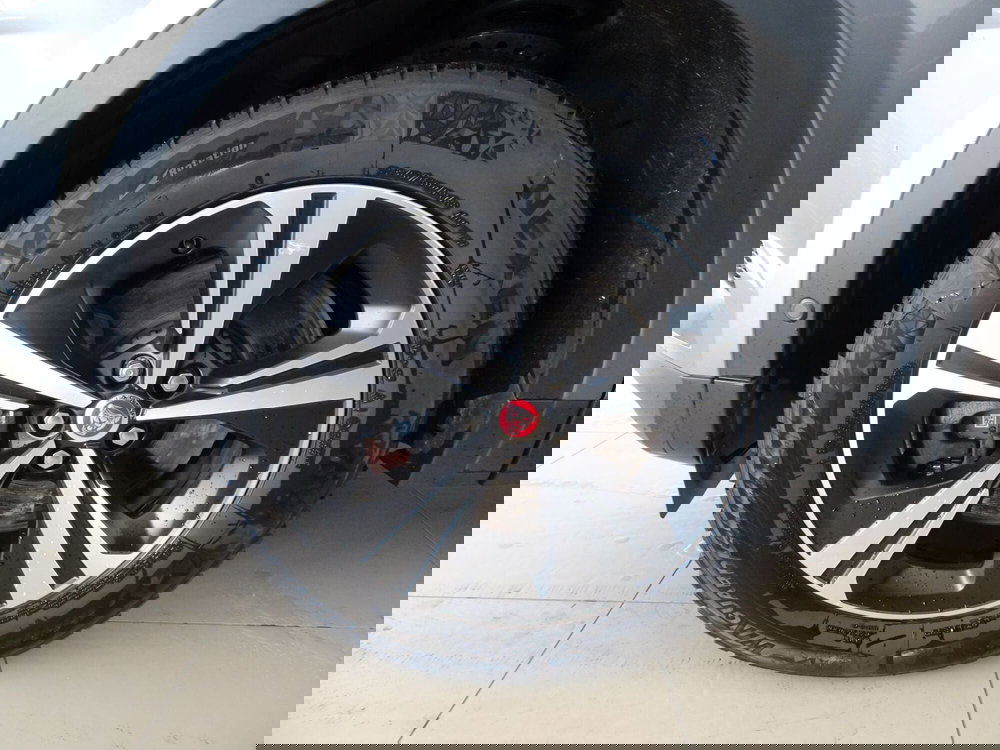 Jaguar E-Pace usata a Venezia (8)