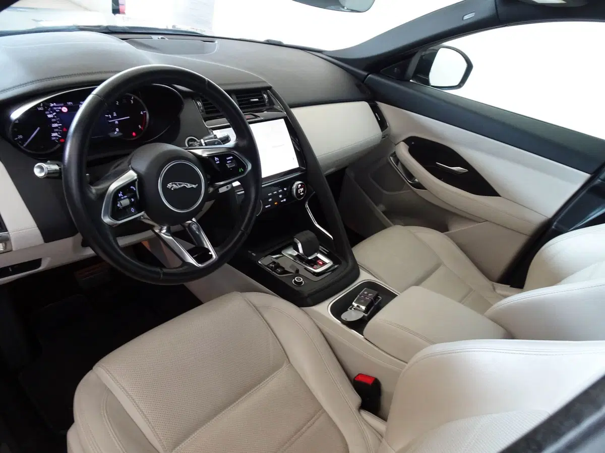 Jaguar E-Pace usata a Venezia (9)