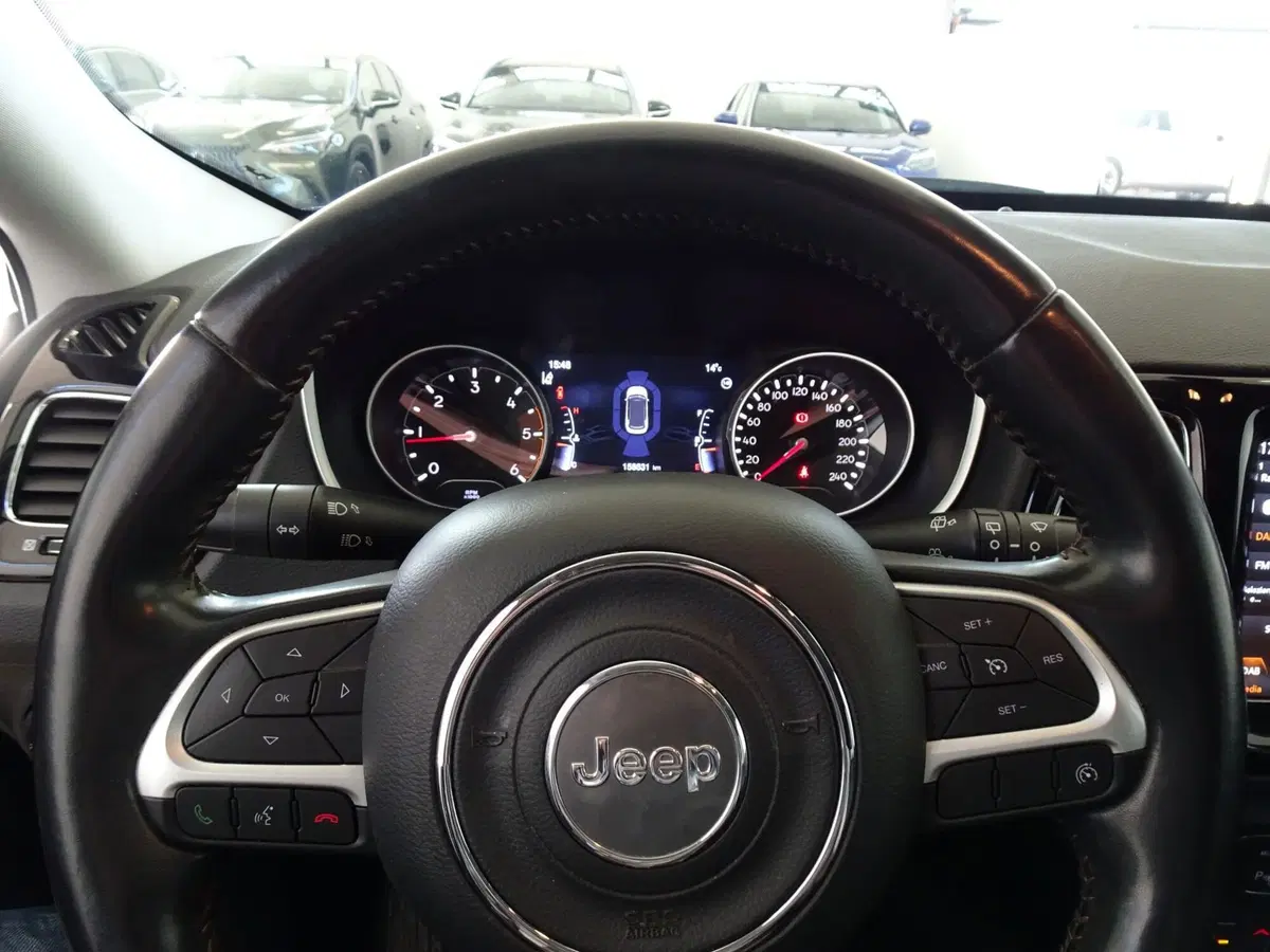 Jeep Compass usata a Venezia (14)