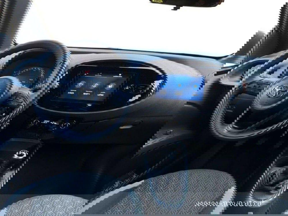 Toyota Aygo X usata a Varese (15)