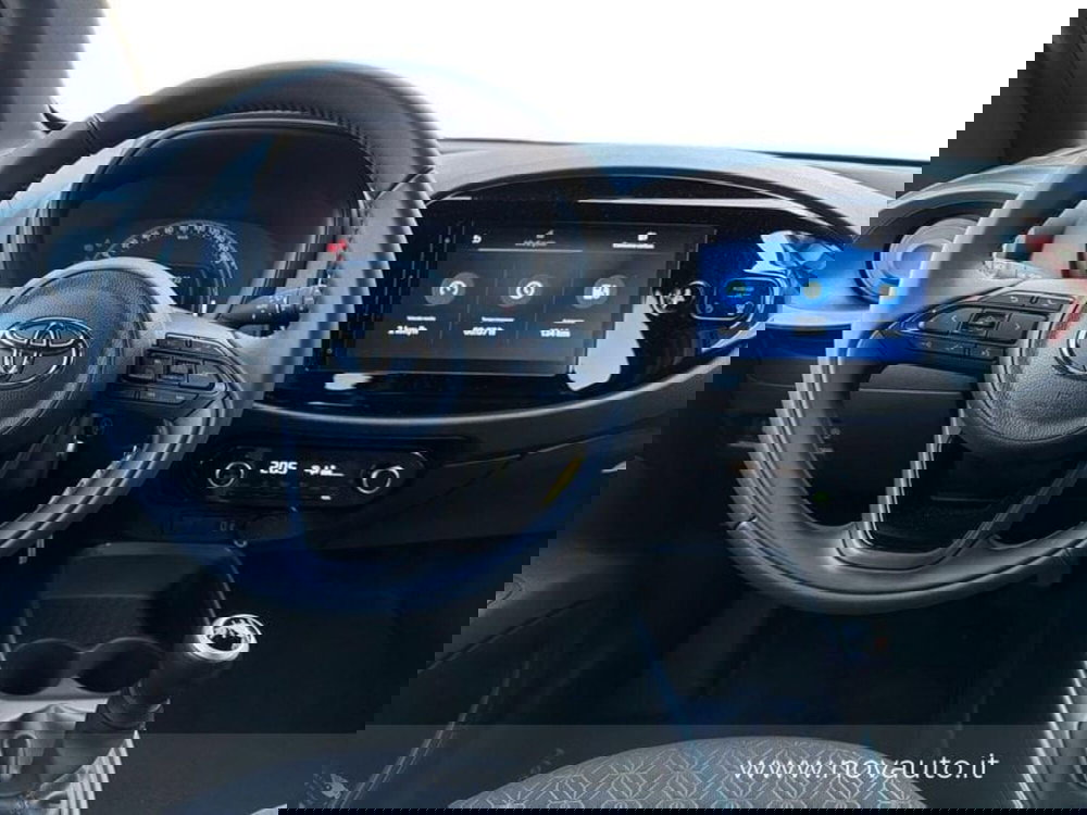 Toyota Aygo X usata a Varese (8)