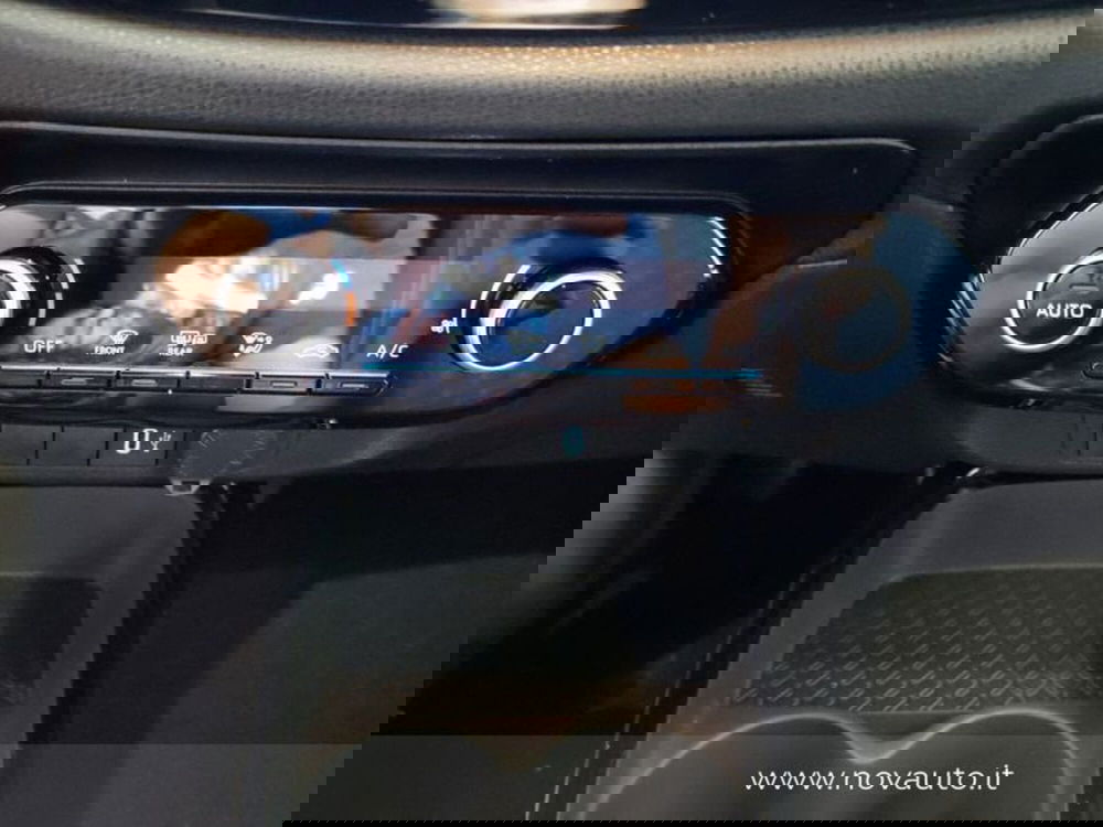 Toyota Aygo X nuova a Varese (16)