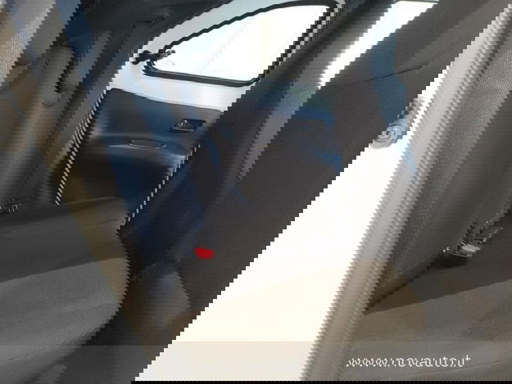 Toyota Aygo X nuova a Varese (19)