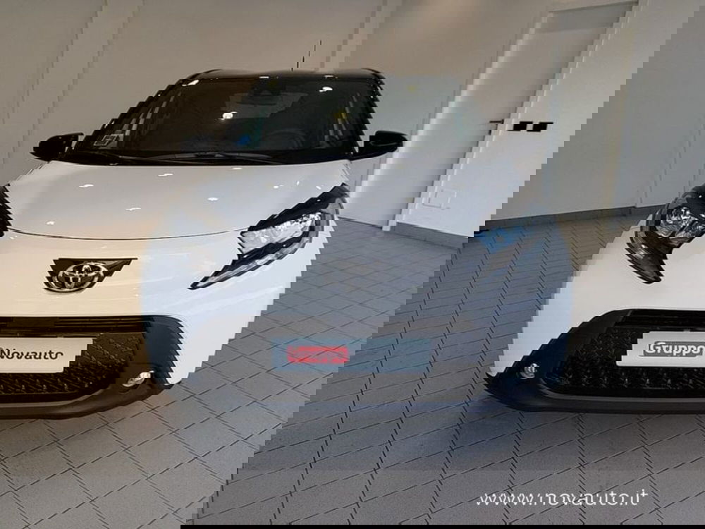 Toyota Aygo X nuova a Varese (4)